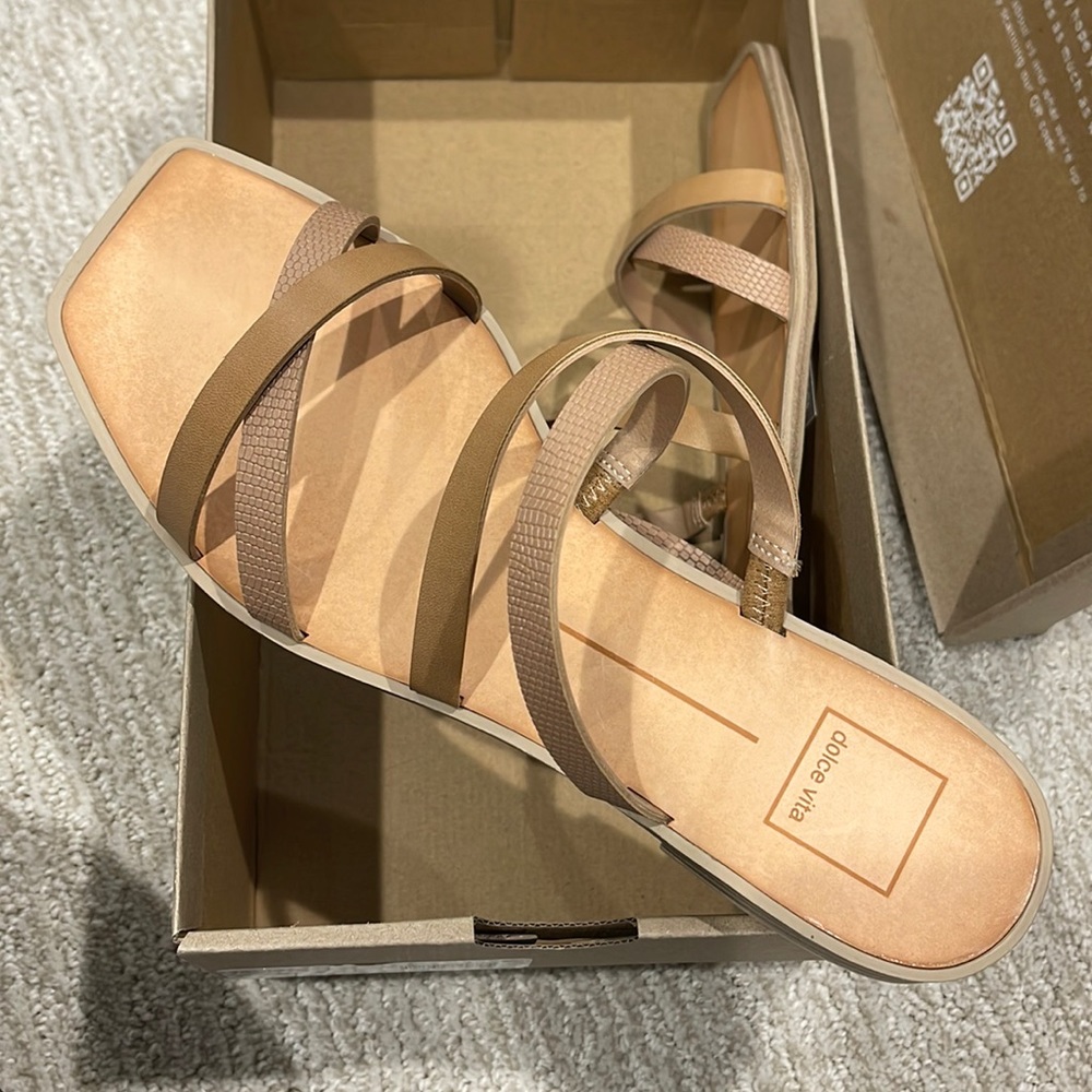Dolce Vita cafe sandal